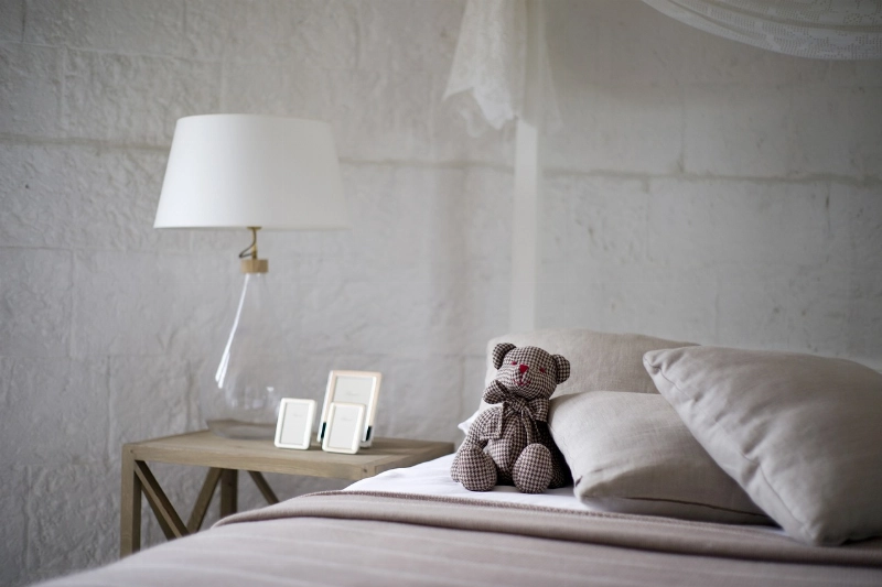 Pureza lumínica: Cómo incorporar la elegancia de una lámpara blanca en el hogar