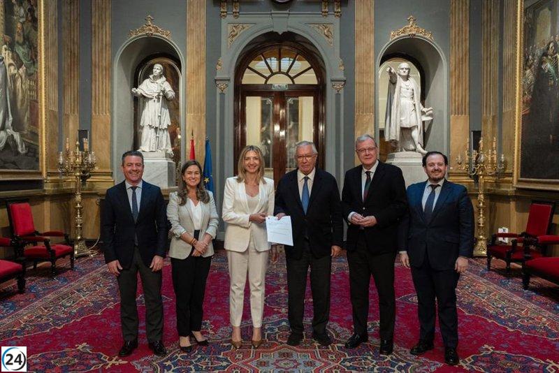 El PP convoca a líderes jurídicos en contra de la amnistía en el Senado.