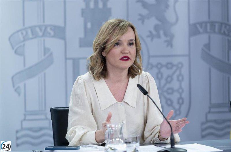 Pilar Alegría niega que Pedro Rocha se haya autoproclamado presidente de la RFEF.