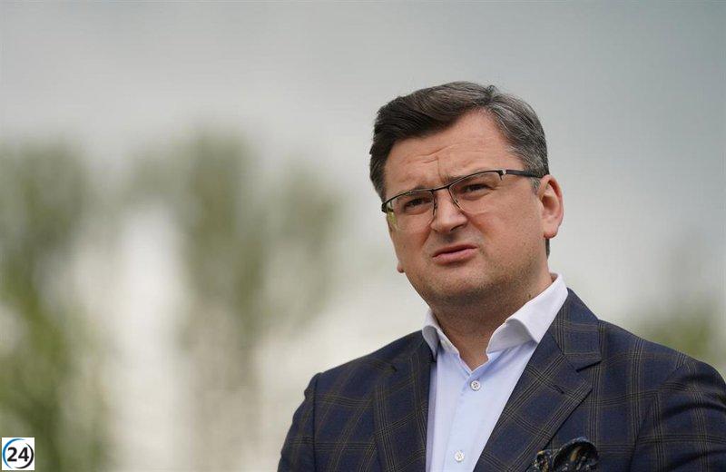 Kuleba visita Belgrado para discutir la adhesión de Ucrania y Serbia a la UE.