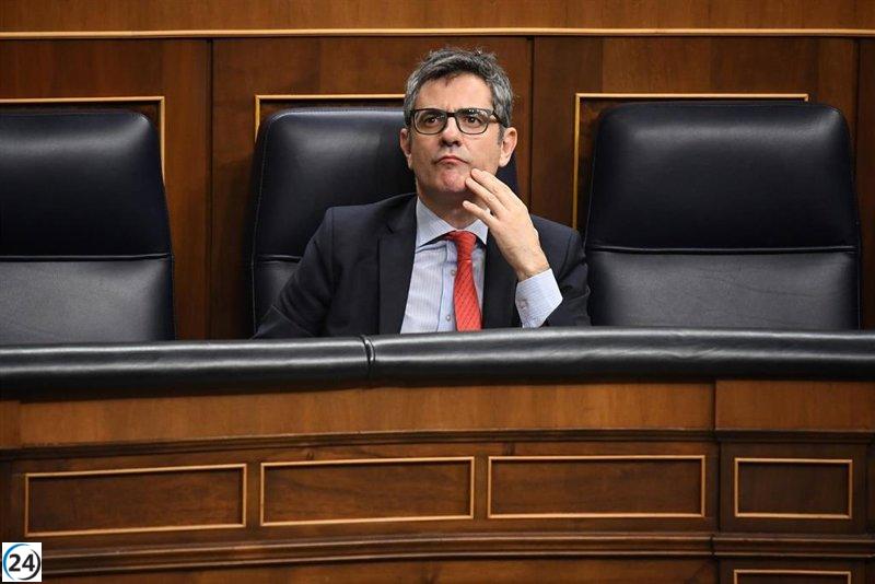 Bolaños critica al PP por aliarse con la extrema derecha y Álvarez de Toledo elogia la contundencia sobre la violencia.