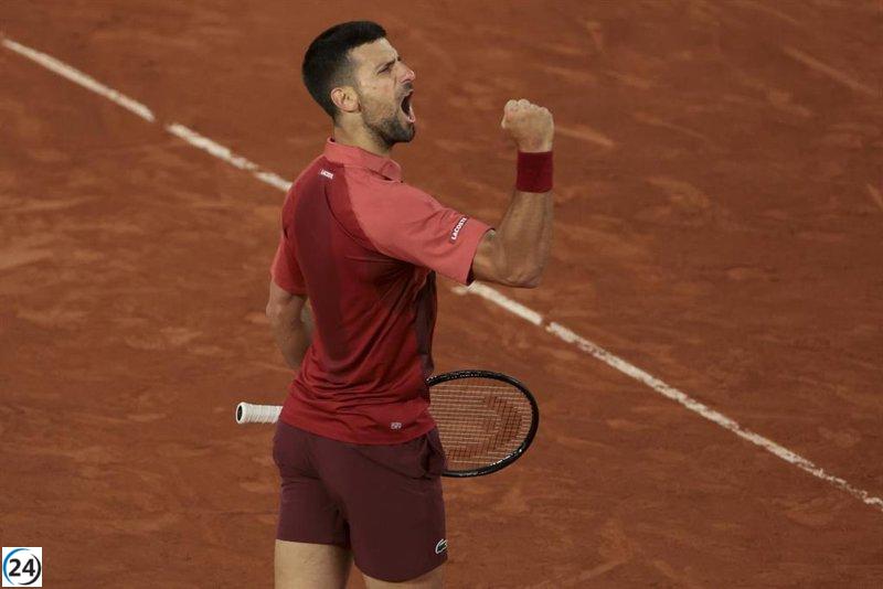 Djokovic arrasa a Carballés y avanza con fuerza en Roland Garros.