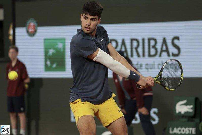 Alcaraz arrasa a Auger-Aliassime y avanza a los cuartos de final en París