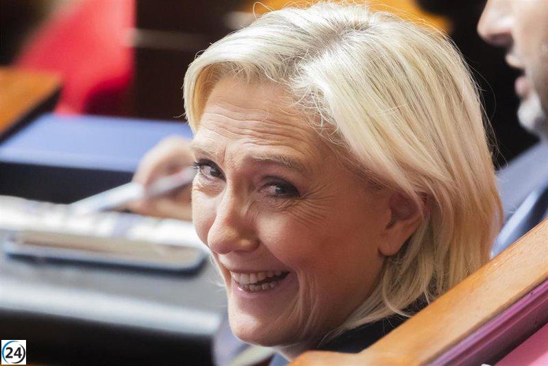 Le Pen se compromete a colaborar con Macron para evitar el caos institucional.