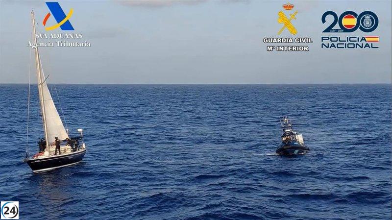 Desmantelan en España la mayor red de narcotráfico en 'narcoveleros' a nivel mundial, conectando Sudamérica con Europa.