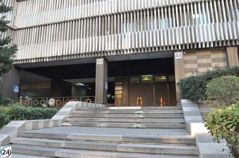 Inversionistas conservadores adquieren edificio del gobierno por 205 millones para viviendas y residencia estudiantil.