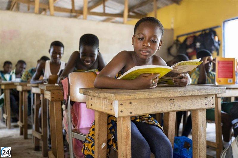 Entreculturas afirma que se necesitan 44 millones de profesores para lograr la educación gratuita en primaria y secundaria en 2030.