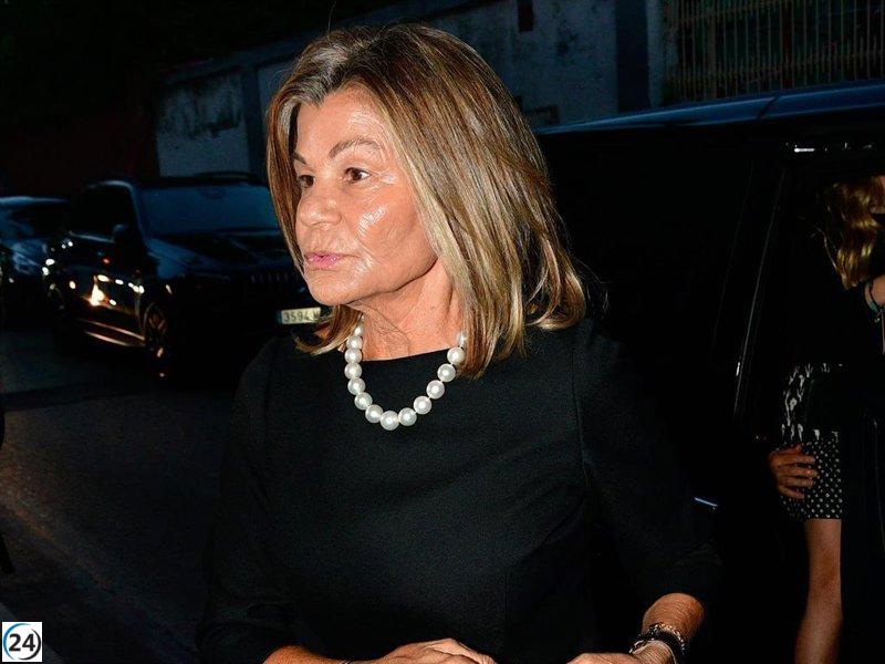 Numerosos rostros conocidos apoyan a Cari Lapique y su hija Carla en la misa por Carlos y Caritina Goyanes.