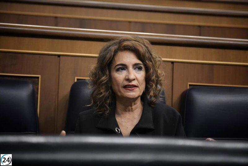 El Supremo absuelve a la ministra de Hacienda de acusaciones de revelación de secretos sobre la pareja de Ayuso.