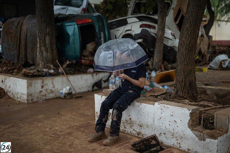 Cinco provincias y Baleares en alerta naranja por fuertes lluvias y oleaje.