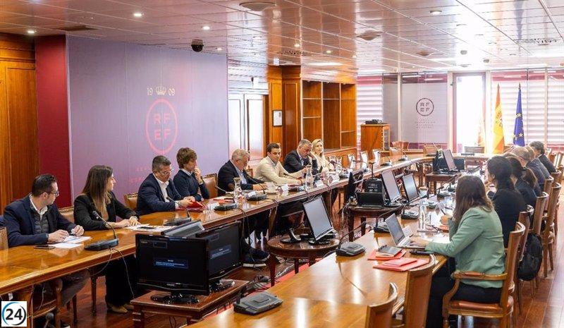 El Comité de crisis del fútbol español se reúne para planificar la recuperación de zonas dañadas por la DANA.