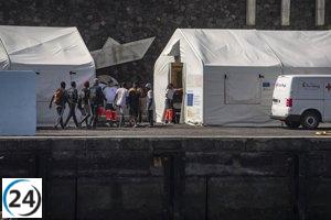 Dos cayucos con 117 inmigrantes llegan a La Restinga, El Hierro.