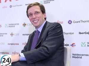 Martínez-Almeida celebra su futura paternidad con Teresa Urquijo: