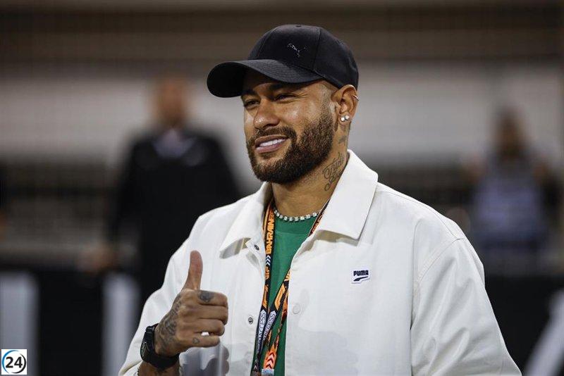 Neymar deja Al Hilal y regresa al Santos.