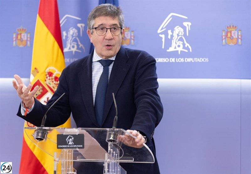 Patxi López acusa a Mazón de socavar a Feijóo y le insta a romper su silencio.