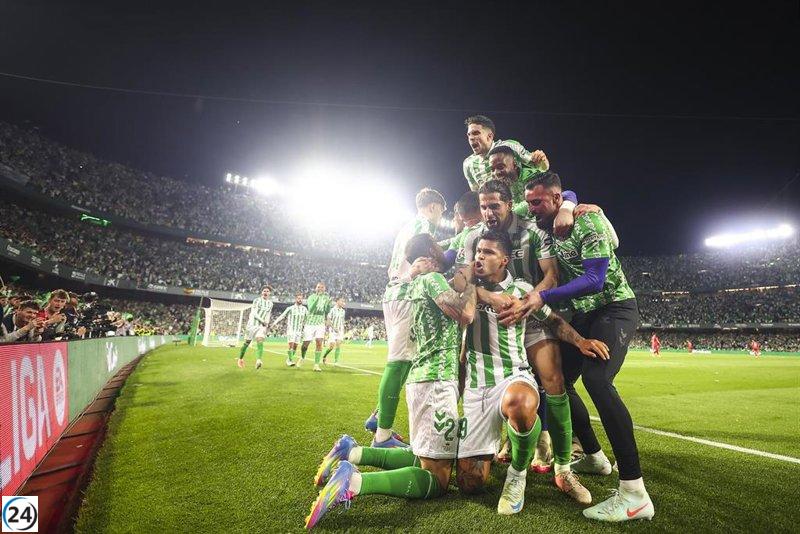El Betis conquista el derbi y apunta a la Champions frente al Villarreal.