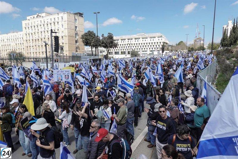 Doce arrestados en protestas en Jerusalén exigiendo un pacto con Hamás sobre rehenes.