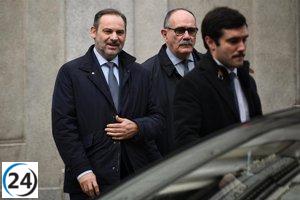 Ábalos inicia proceso judicial contra rumores de fiesta en Teruel.