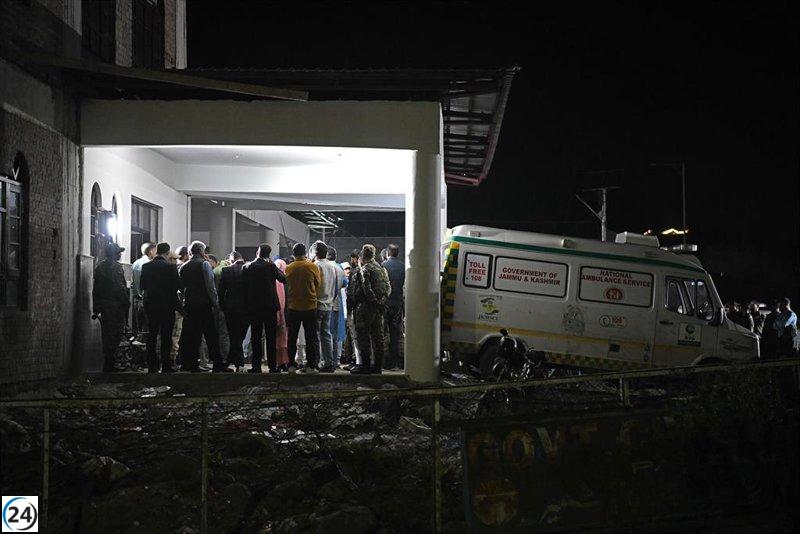 Modi regresa a la India tras ataque mortal en Cachemira que cobró 26 vidas.