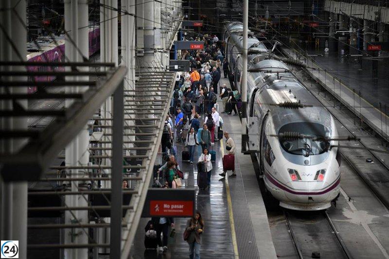 Robo de cable en la línea Madrid-Sevilla perjudica a 30 trenes y 10,700 pasajeros.