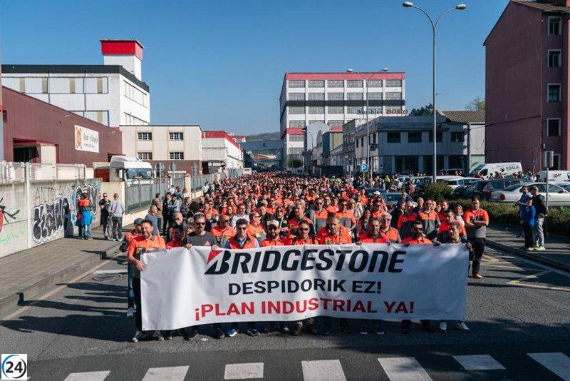 Bridgestone reconsidera la reducción de 335 despidos del ERE para asegurar su producción futura.