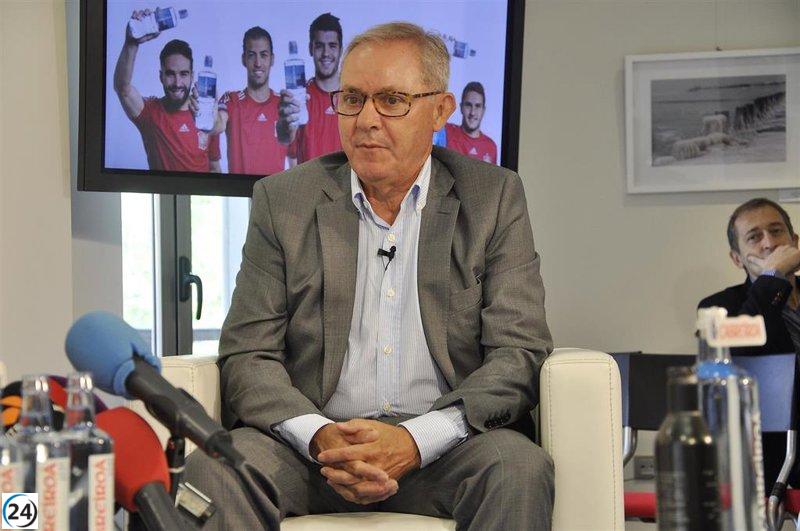 La RFEF premiará a José Ángel de la Casa por su destacada contribución al periodismo deportivo.