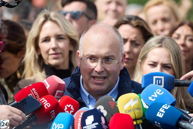 Tellado advierte que Robles perderá su dignidad si no dimite tras las palabras de Sánchez.