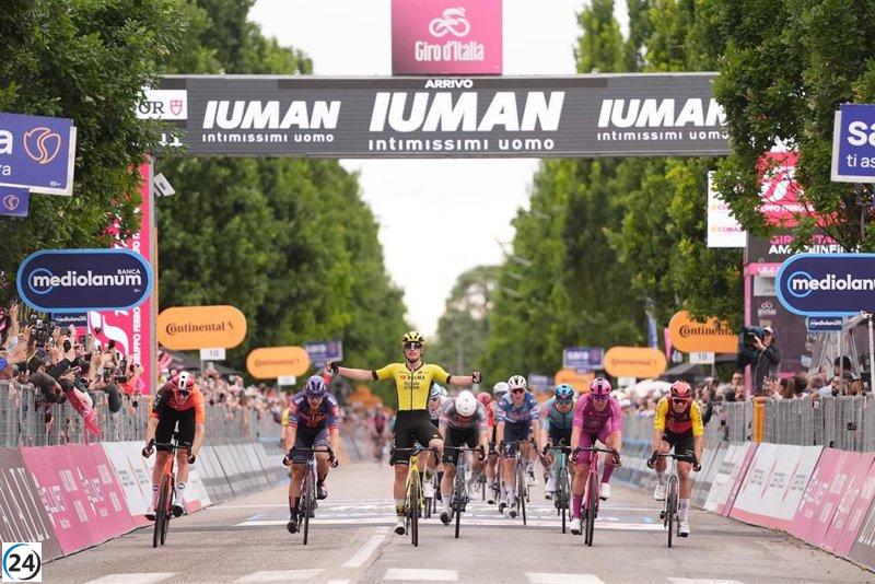 Olav Kooij conquista un intenso sprint mientras Del Toro suma más bonificaciones en el Giro.