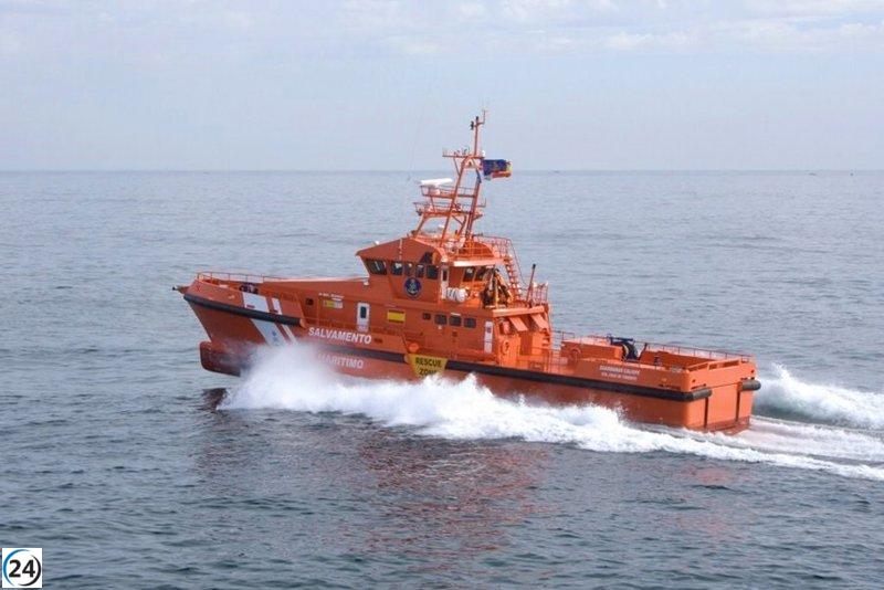 Rescate de 69 migrantes a 40 millas de Gran Canaria por Salvamento Marítimo.