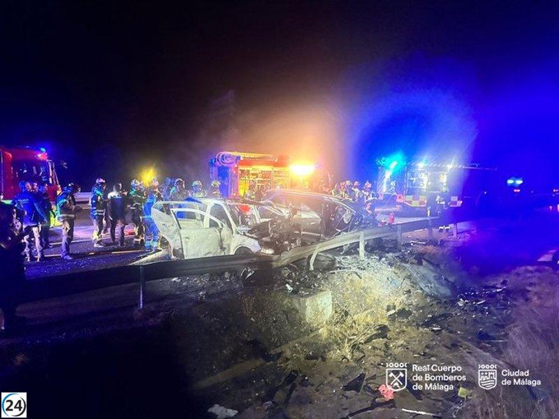 Tragedia en Málaga: choque de vehículos deja cuatro fallecidos, incluido un agente de policía.