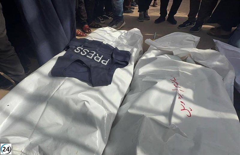 RSF insta a las organizaciones de noticias a reconocer la labor de los periodistas refugiados en España.