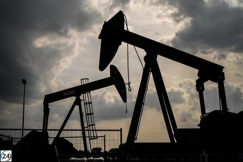 El petróleo retrocede mientras aguarda la reacción de Irán.