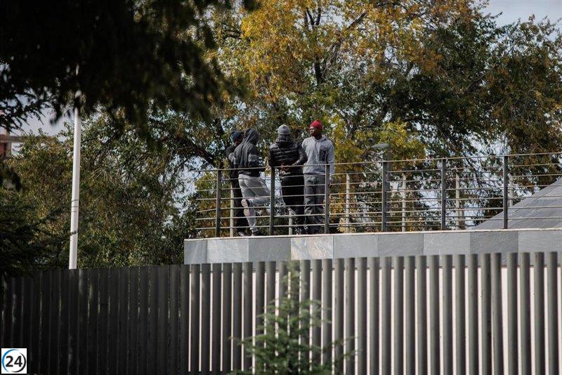 Pozuelo suspende temporalmente operaciones del centro de refugiados por licencia ausente.