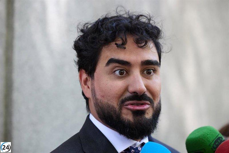 El Supremo extiende la investigación a 'Alvise' Pérez por financiación ilegal de su partido por seis meses adicionales.