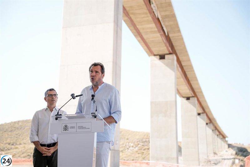 Puente limita a un 20% los trenes con retrasos de 20 minutos y presenta app para informar sobre incidencias en tiempo real este otoño.