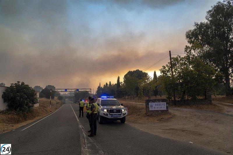 El incendio interrumpe 14 vías, principalmente en León y Cáceres.