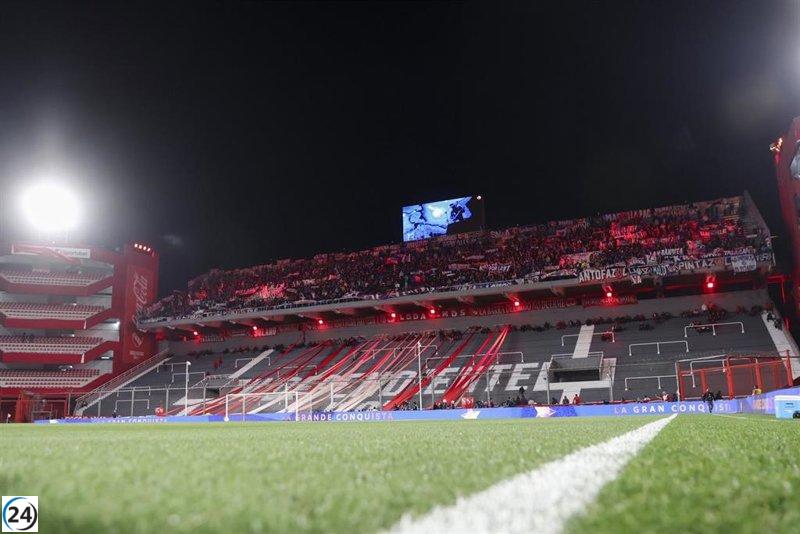 Independiente y Universidad de Chile interrumpen partido en Copa Sudamericana tras grave incidente en las gradas.