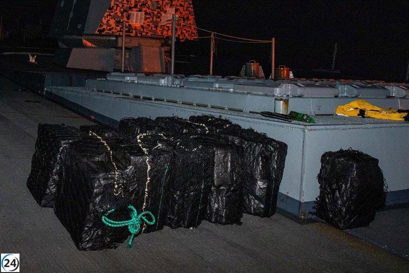 Buque de guerra de EE. UU. intercepta casi 560 kilos de cocaína en el Pacífico oriental.