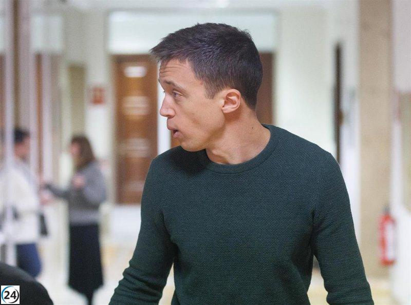 El juez retrasa la llamada a declarar en el 'caso Errejón' sobre conversaciones con un testigo.
