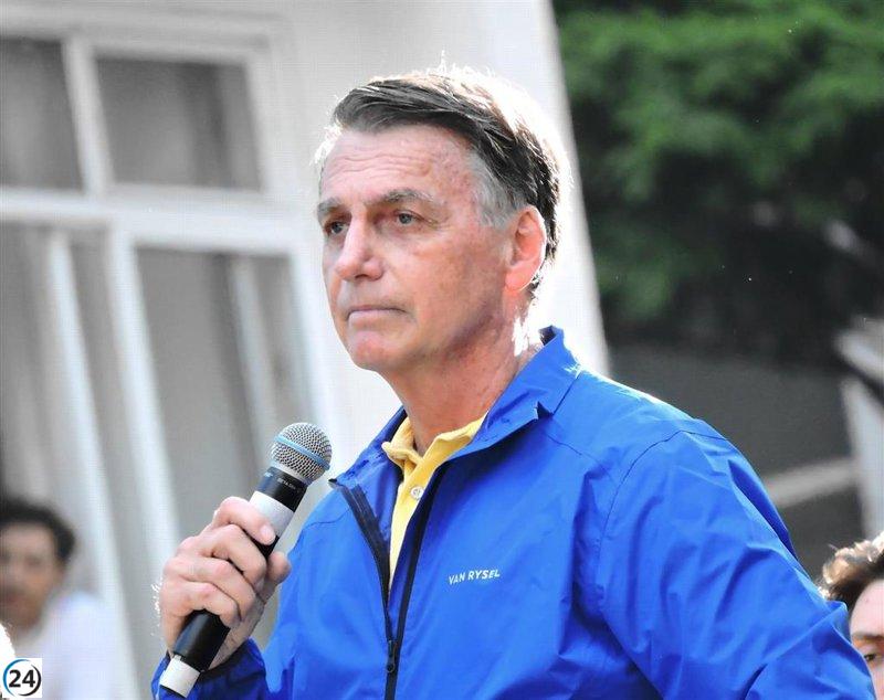 Bolsonaro se queda hospitalizado tras una urgencia médica.