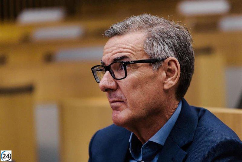 La CNMV advierte sobre el descenso de nuevas ofertas públicas y la desintegración del mercado, instando a mejorar la liquidez.