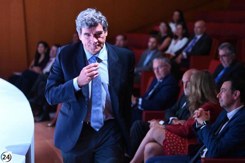 Escrivá propone reducir los plazos para las OPA tras la larga batalla del BBVA por Sabadell.