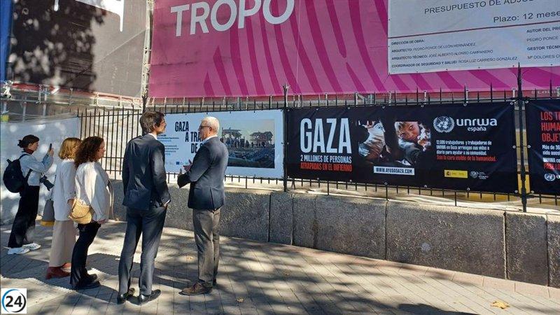 Museo Nacional de Antropología exhibe fotos de Gaza en su valla.