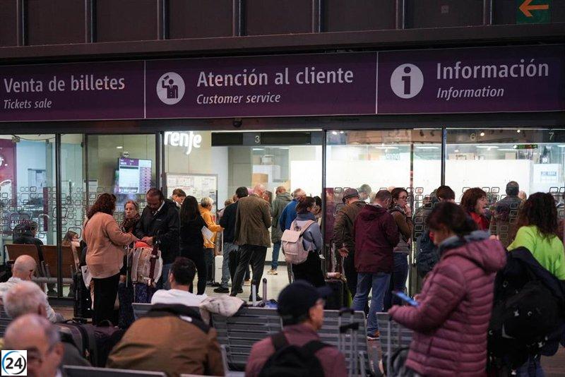 Renfe alerta sobre interrupciones en el servicio ferroviario debido a intensas lluvias a partir de esta tarde.