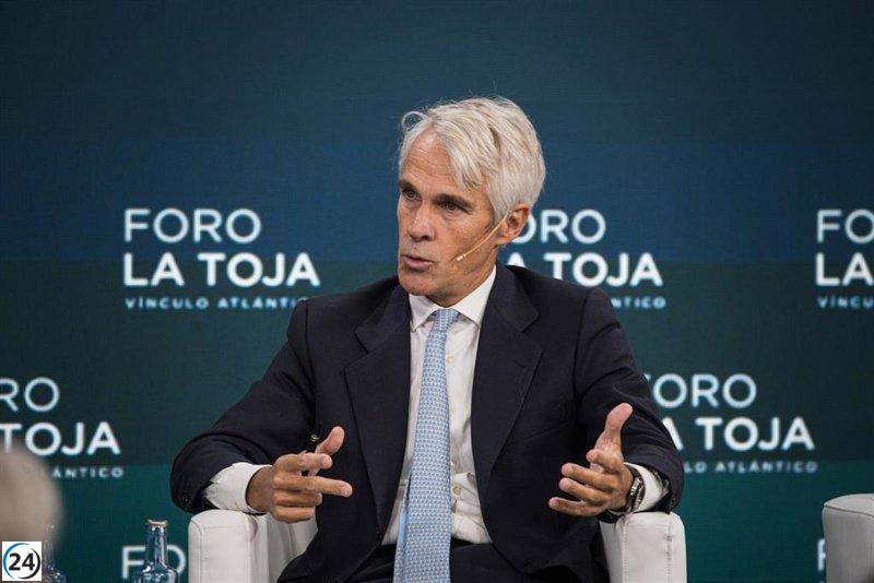 Telefónica aboga por unir fuerzas en el sector de telecomunicaciones europeo y replantear la regulación de inversiones.