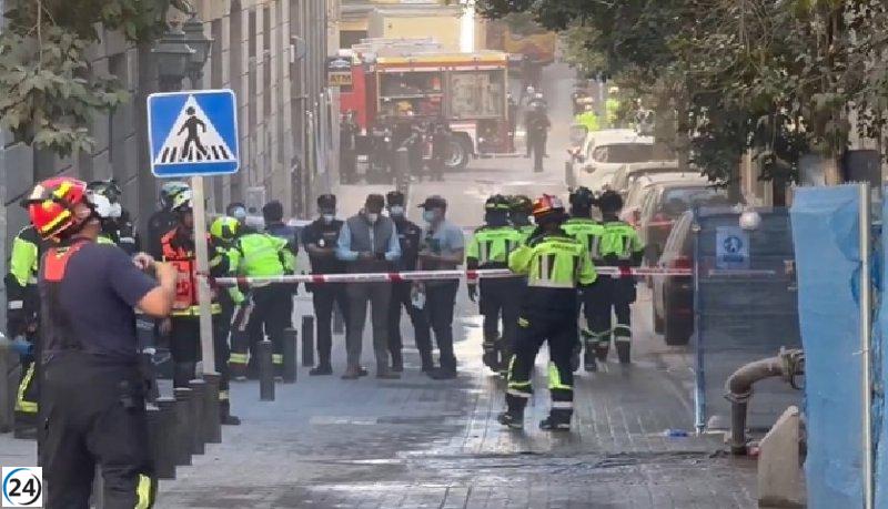 Derrumbe en Ópera: Tres trabajadores lesionados y desaparecidos en los escombros.