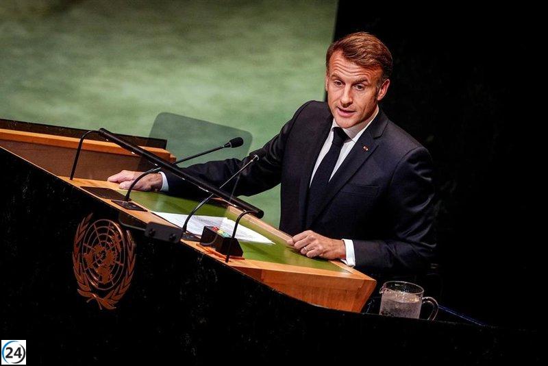 Israel critica a Macron por convocar a naciones percibidas como adversarias en un encuentro sobre Gaza.