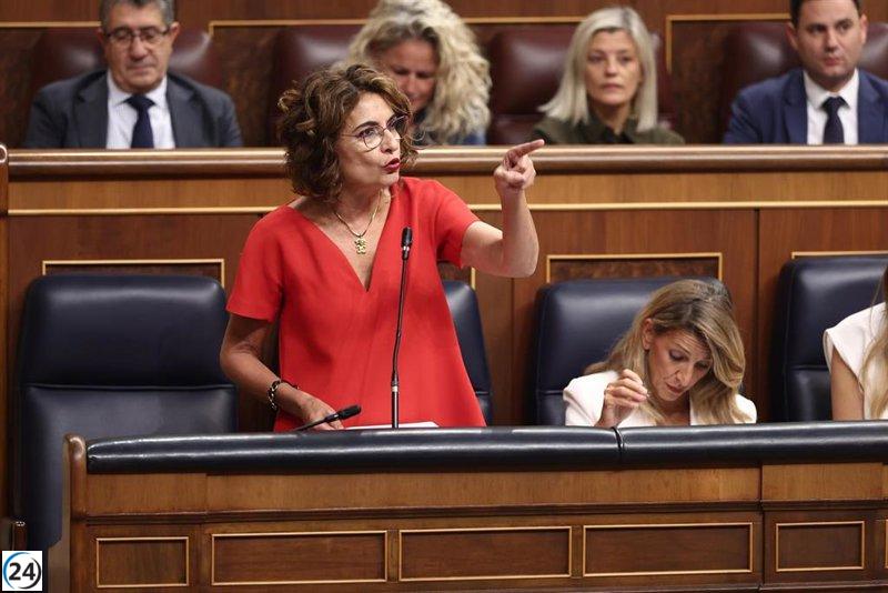 PP critica a Montero por solo haber aprobado tres presupuestos en siete años, y ella asegura que llevará los de 2026.