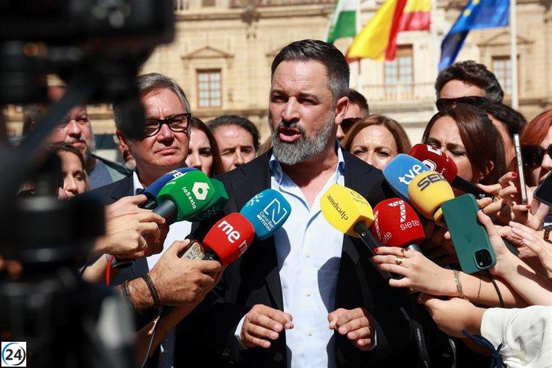 Abascal insta a Moreno a renunciar y convocar elecciones; solicita el apoyo de los andaluces para Vox.
