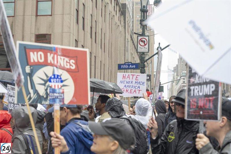 Protestas masivas contra la segunda administración Trump estallan en más de 2.500 ciudades de EE. UU. este sábado.